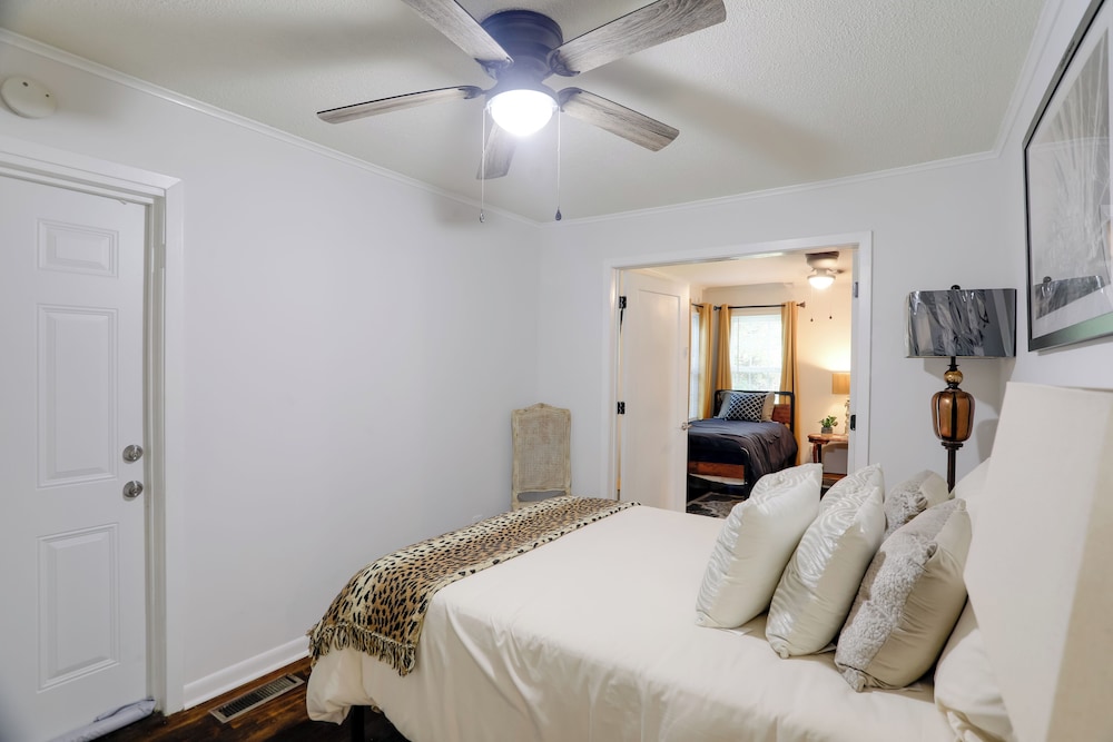 Updated North Greenwood Cottage < 1 Mi to Dtwn!