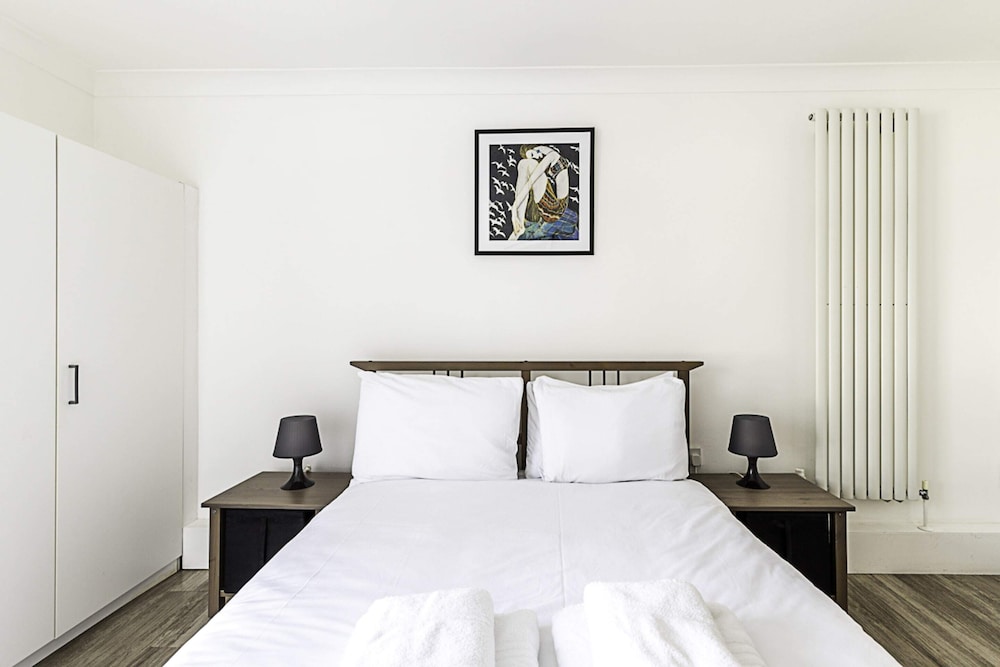 Cosy Angel Flat: Tube Nearby, Stunning Views!