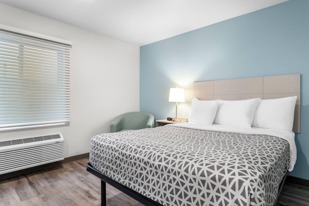 Woodspring Suites Elkhart