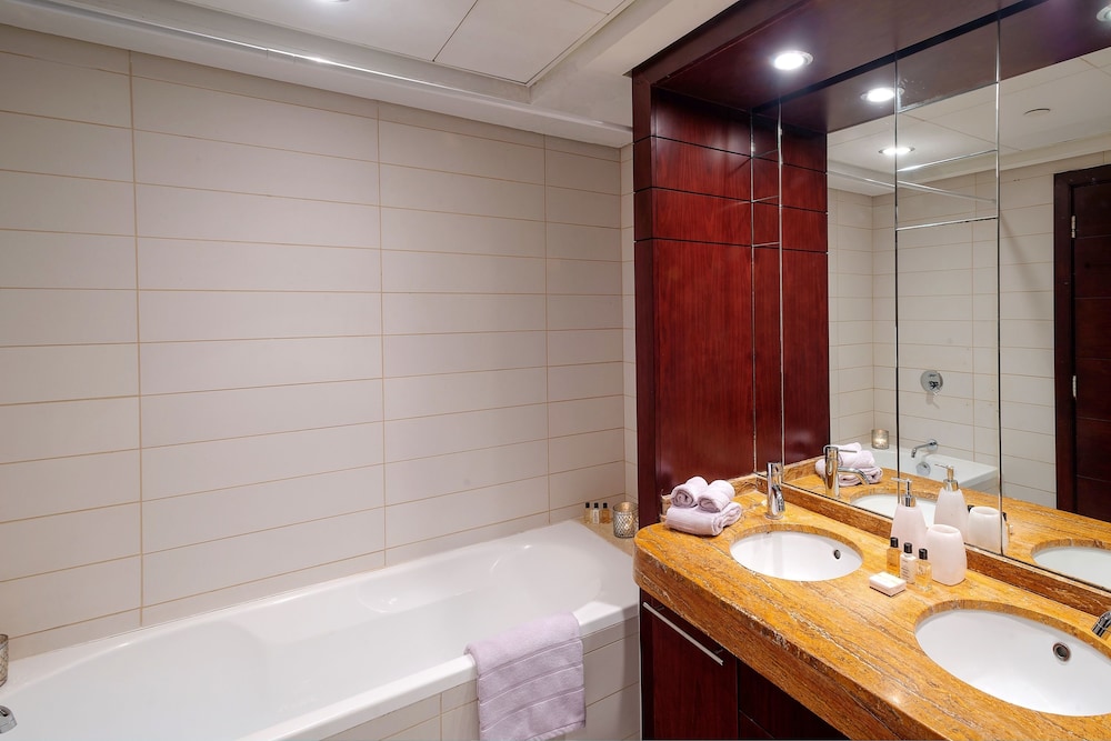 Dream Inn Dubai Apartments - Burj Views