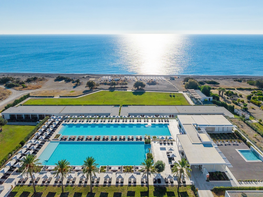Gennadi Grand Resort