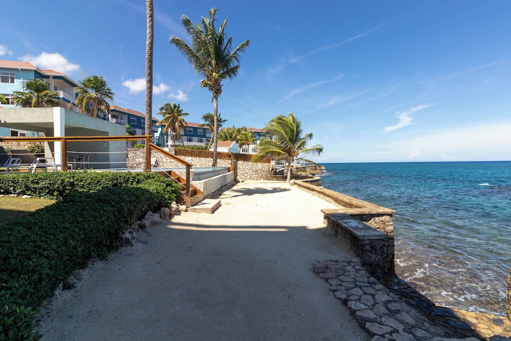Teal Horizon OceanfrontCaribbean Escape