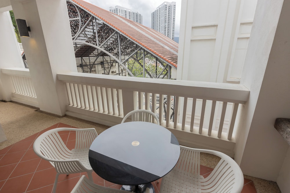 Straits Quay Waterside Suites