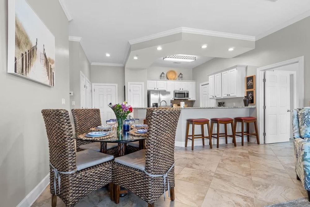 Pavilion Palms 203c