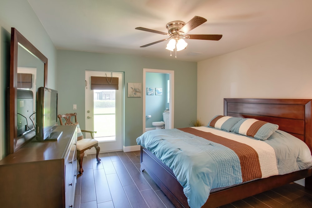 Family Retreat w/ Backyard Oasis in Cape Coral!