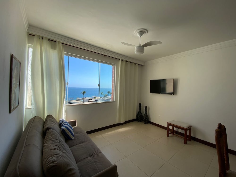 3-bedroom Apt and Ocean View Edi0302