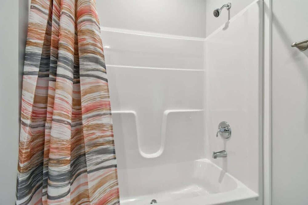 2 Bed Cozy Home, Dade City, Pickle Ball