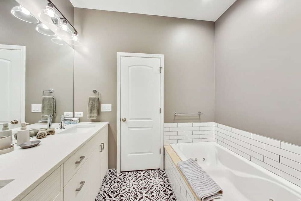 South Loop Three Bedroom Two Bath Home