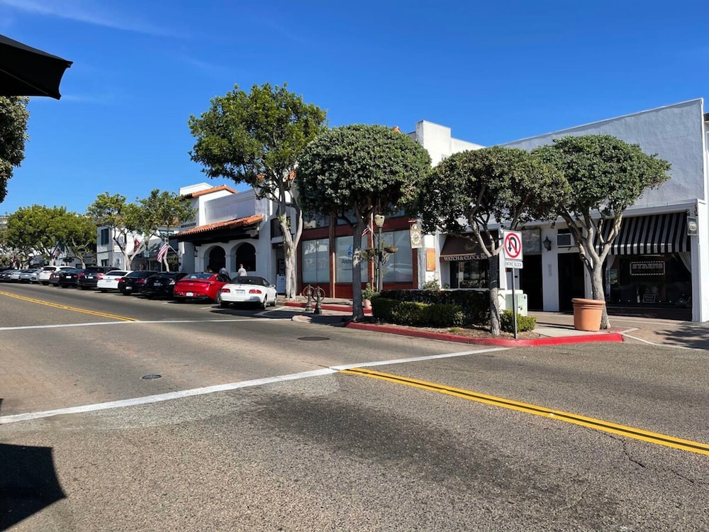 Walk To Beach 2BR Top Location - AA