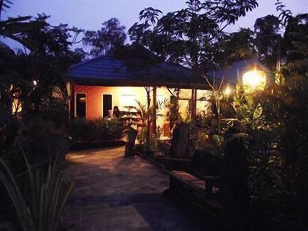 Baan Dahla Resort