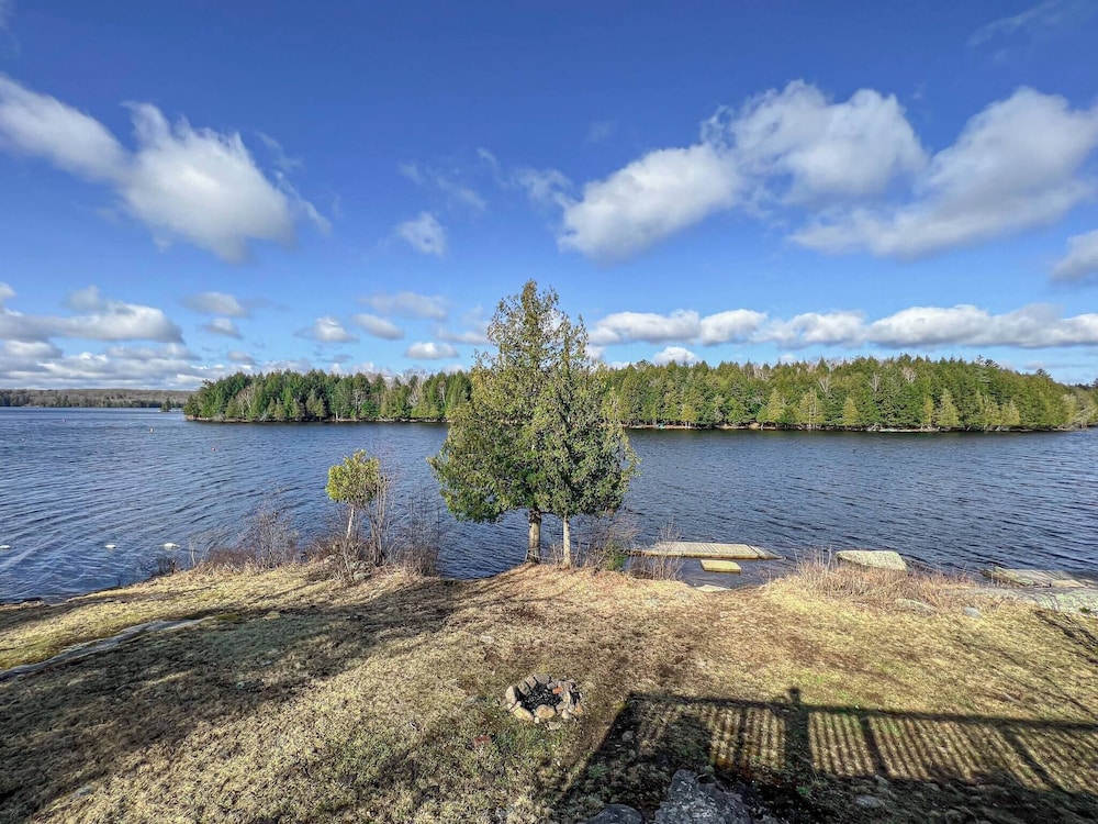 Ahmic Lake Resort's Black Bear Cottage