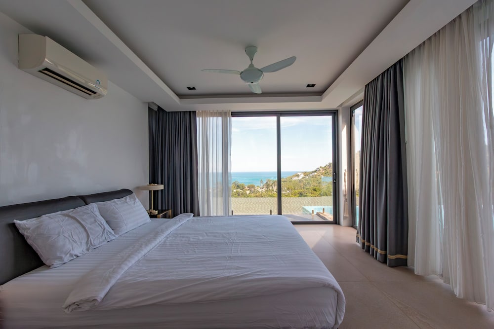 Seaview Hillside 3BR Infinity Pool V254