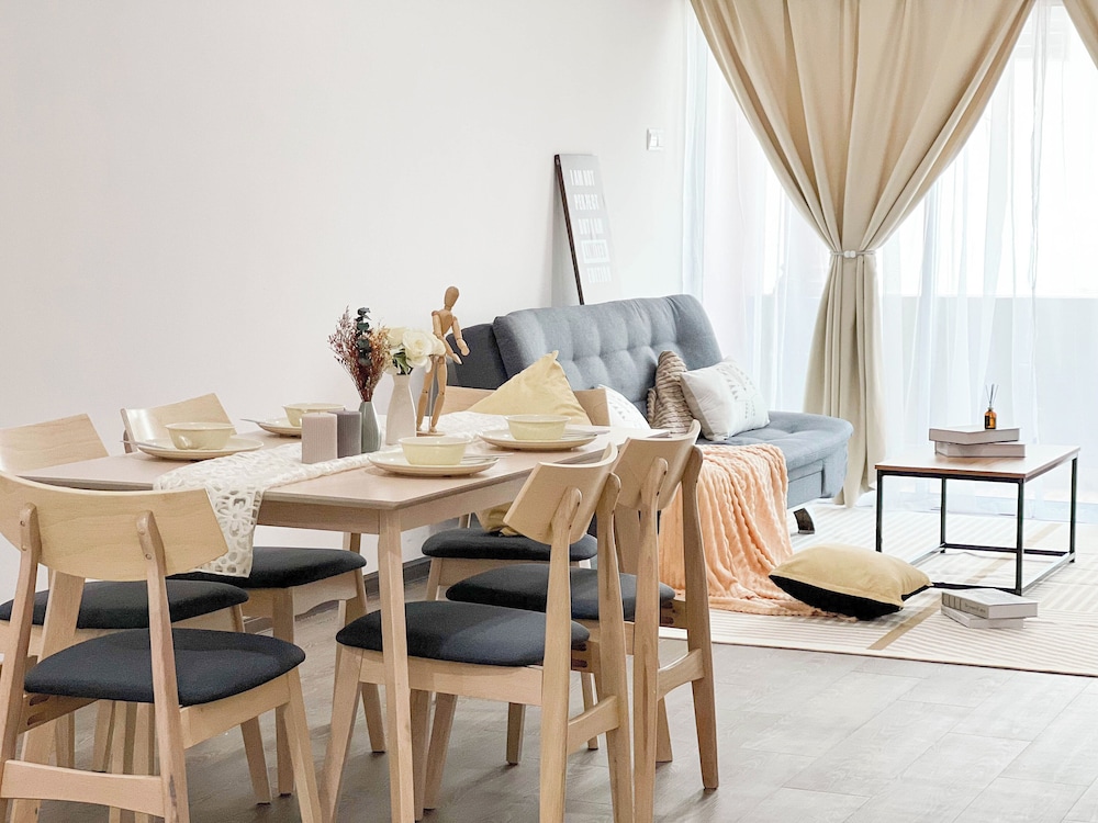 MH Maison by Manhattan Group