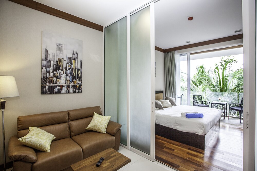 Q Kata Residence
