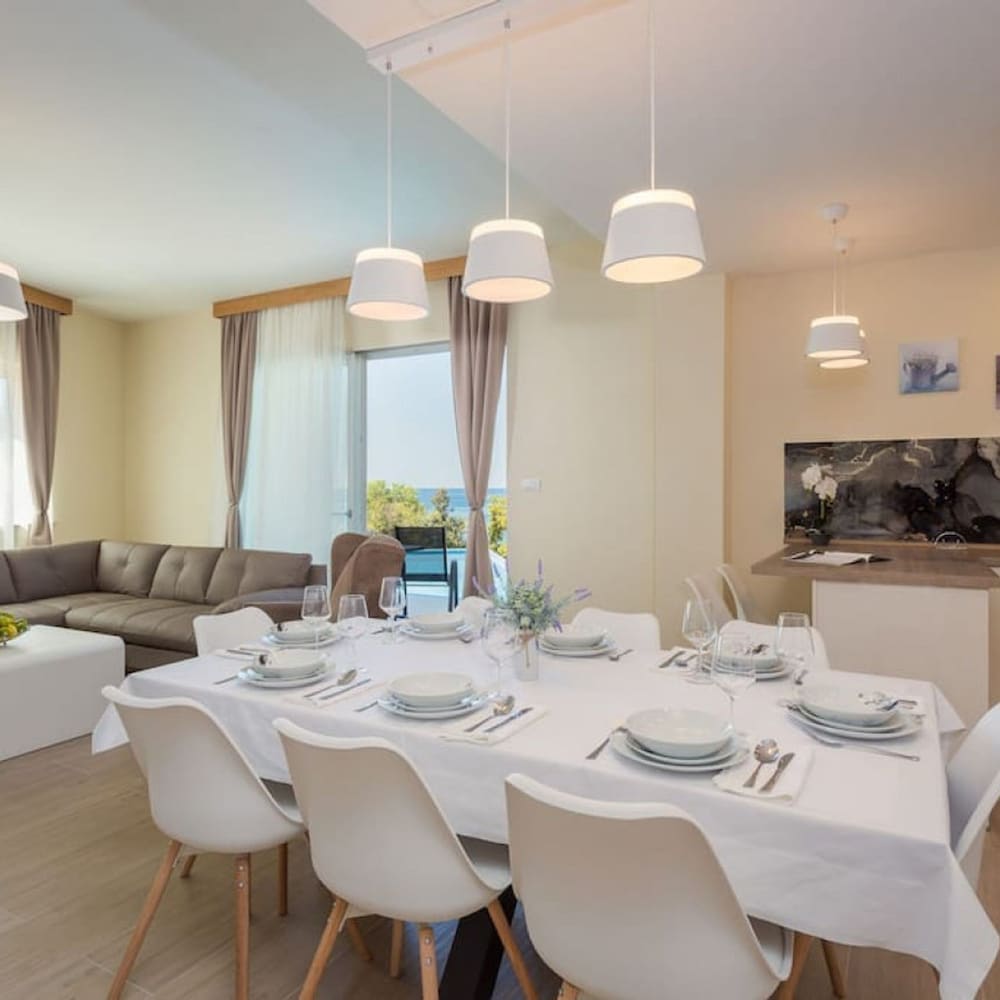 Villa Lavanda - Seaside Luxury Villa for 8 Guests