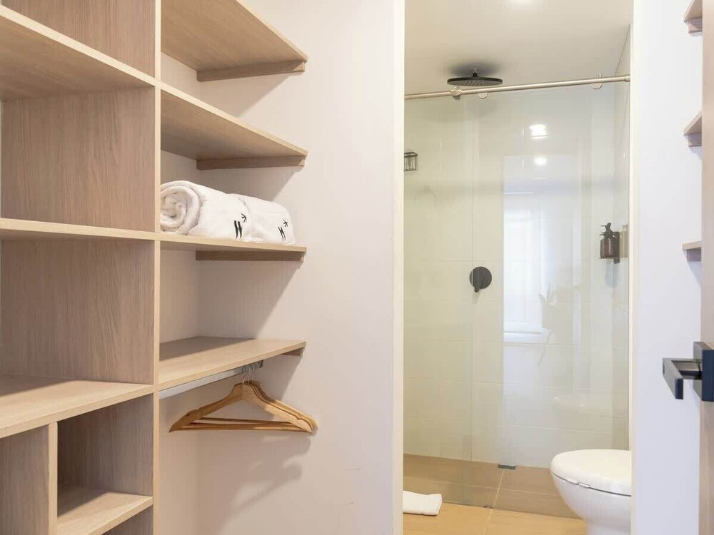 Fantastic 3 BR w/ Balcony in Laureles Medellín