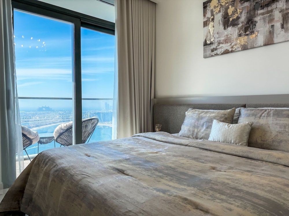 High floor Panoramic 2BR & Private Beach