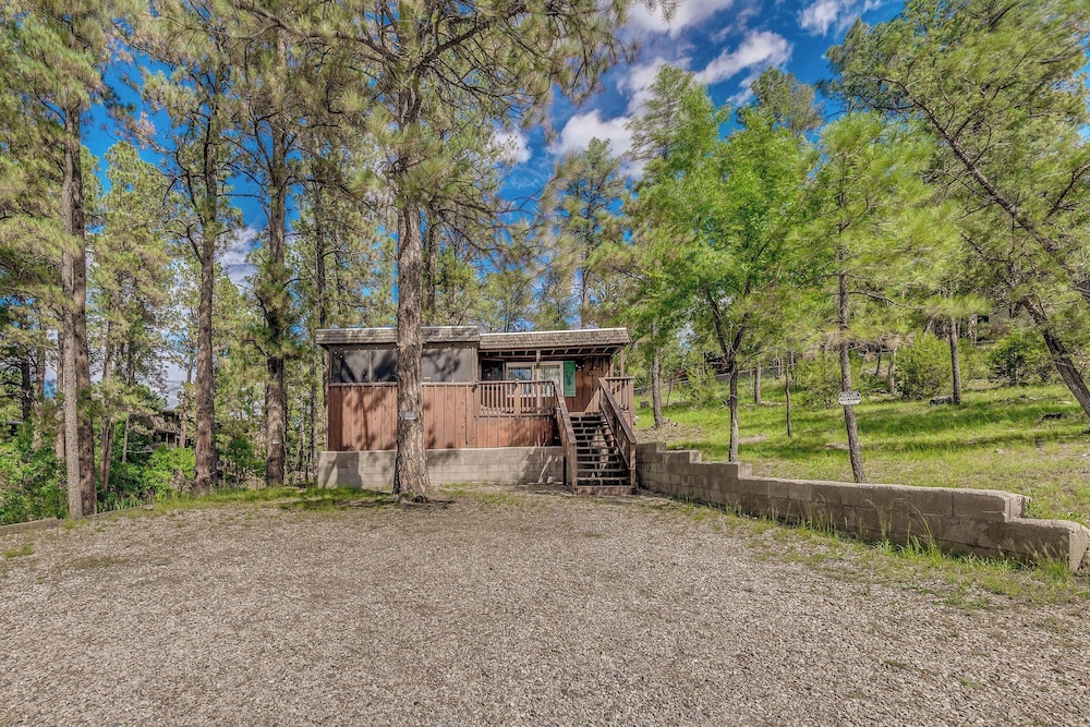 5 Mi to Ruidoso Downs: Cabin w/ Screened-in Porch view 5
