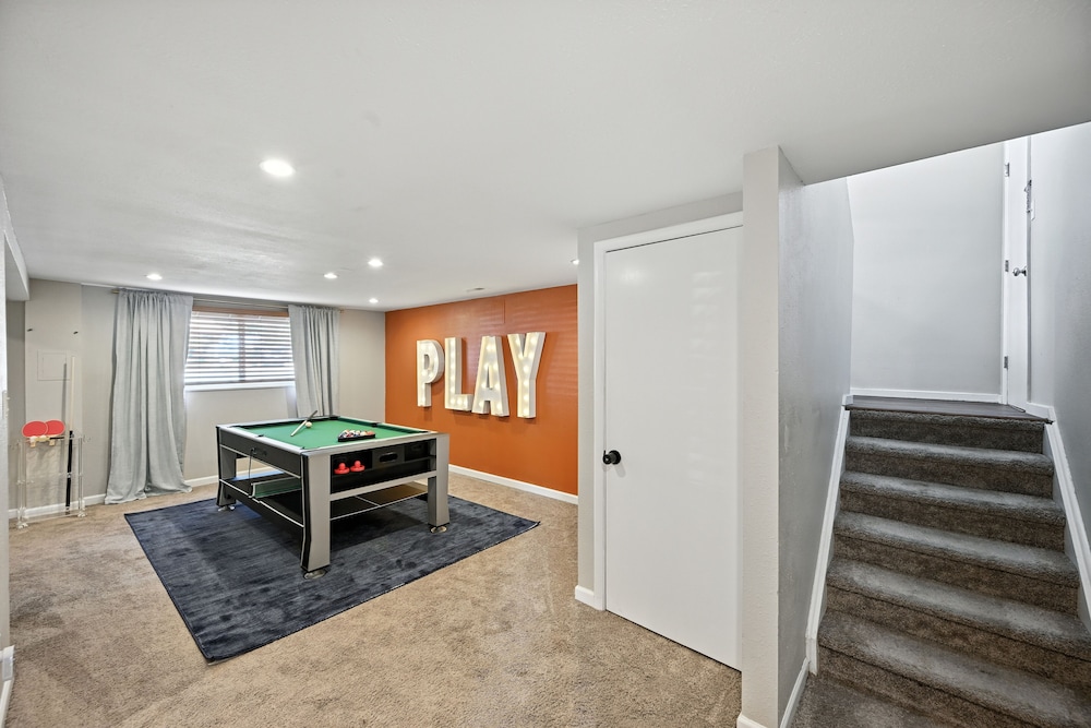 Family-friendly Arvada Getaway With Games Galore 4 Bedroom Home
