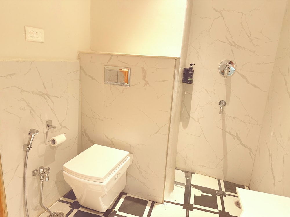 Lush Premier Hotel