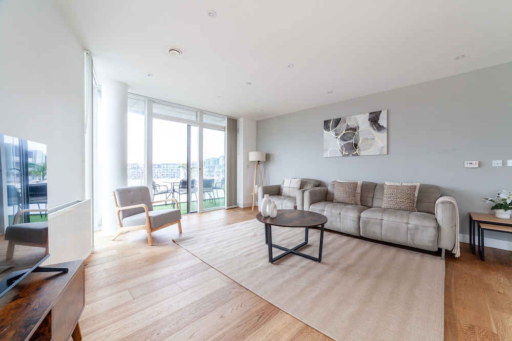 The Thames Collection