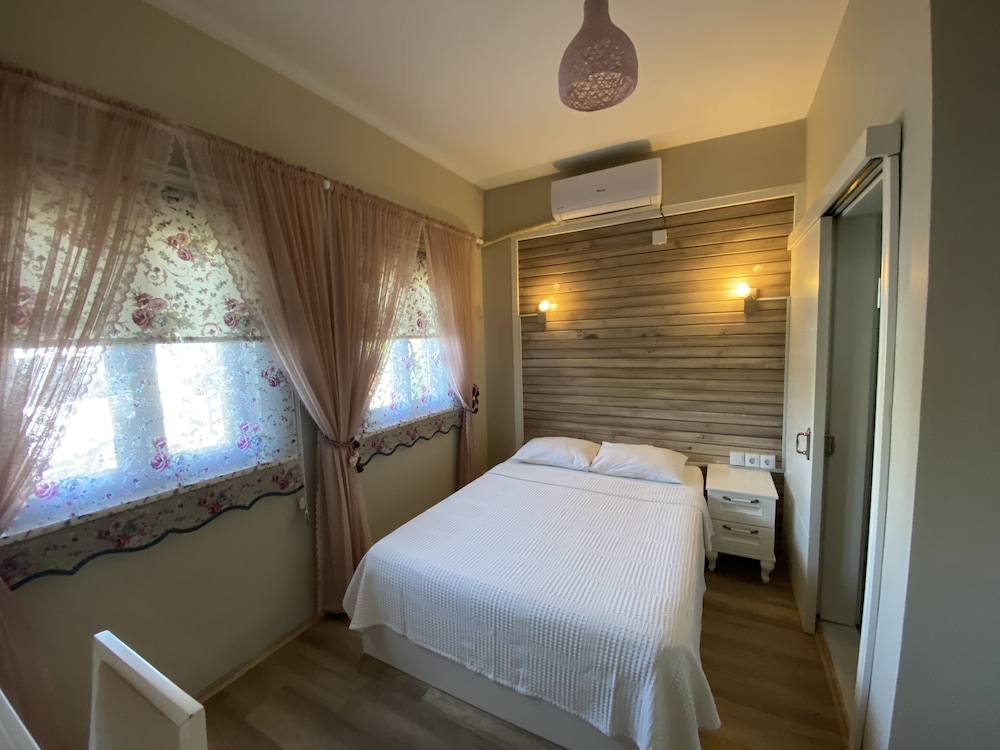 Karina Vineyard Evi - Image 58