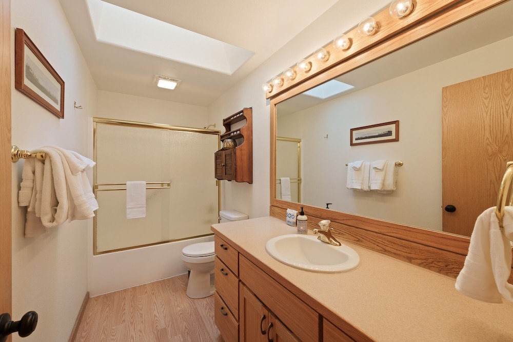 15 Lassen Ln 4 Bedroom Home
