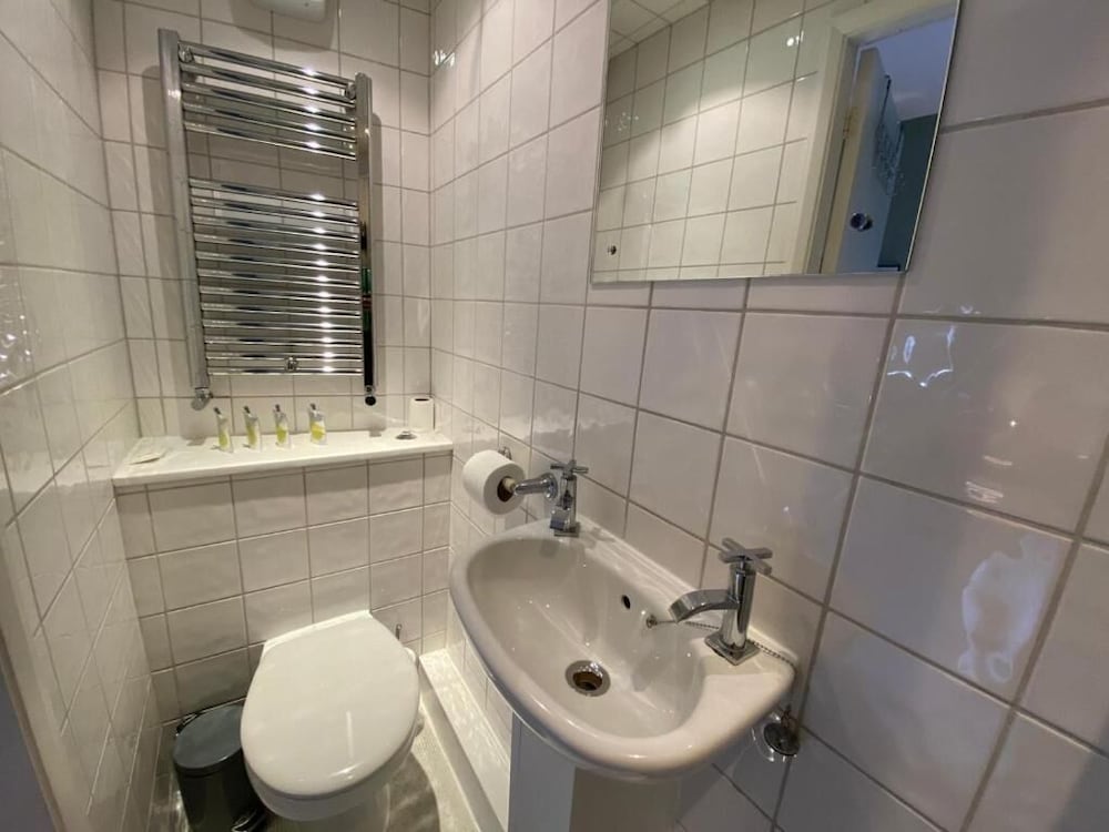 Grosvenor Place Guest House