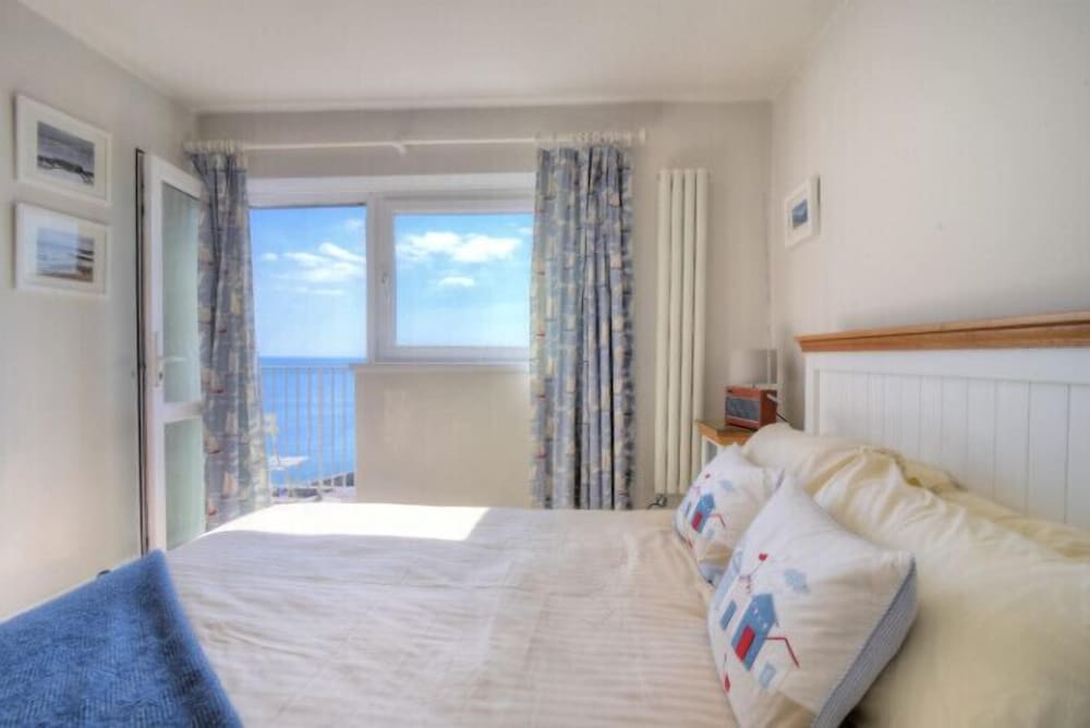 9 Bay View Court