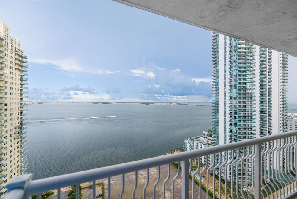 Chic Brickell Condos – Prime Location