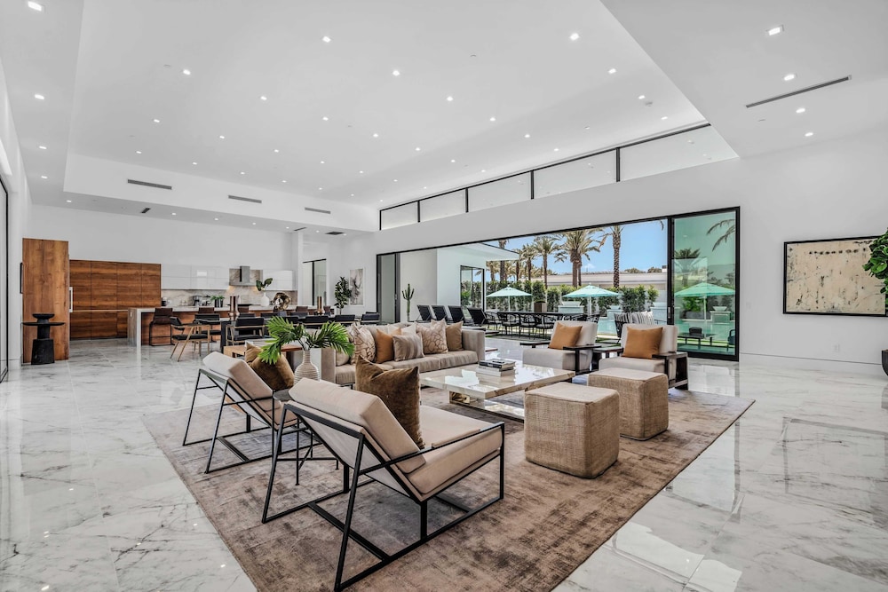 Sleeps 54 3 Luxury Villas w/ Pool + Spa, Pickleball Bravo by Avantstay