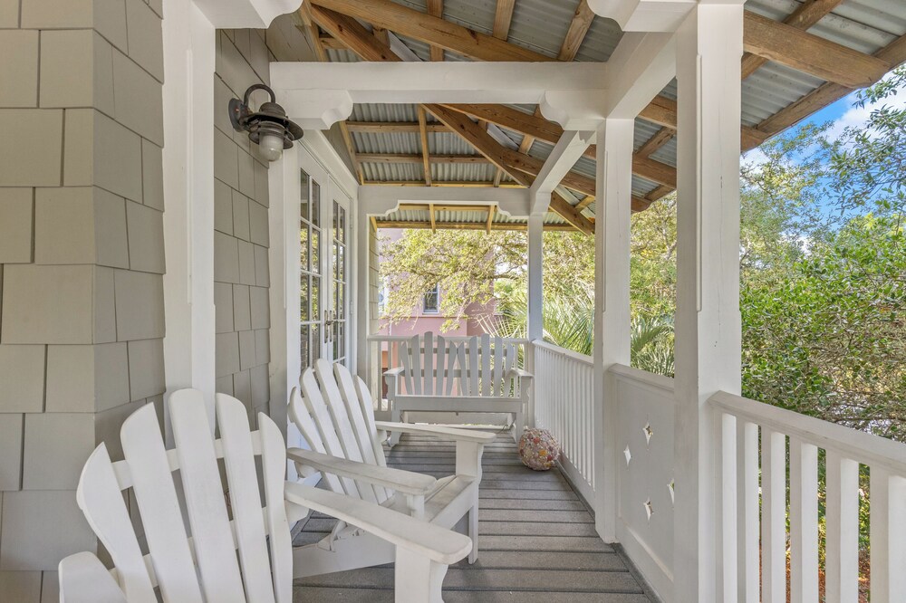 Seabatical! 3BR 2BA Coastal Retreat for 8 Relax, Unwind, and Recharge