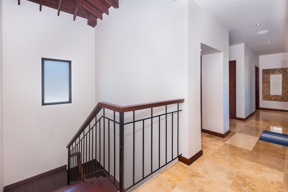 Pristine Bay 1005- Villa Loce 4 Bedroom Home