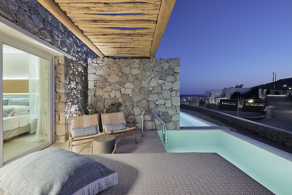 Artemis Seaside Resort