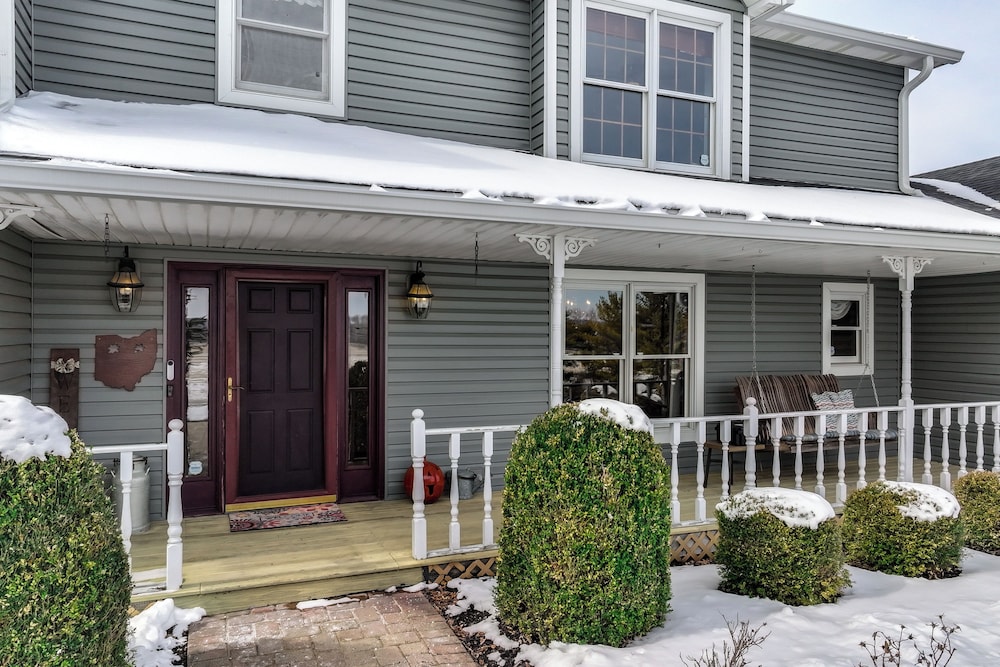Family Retreat in Beavercreek Area w/ Large Yard!
