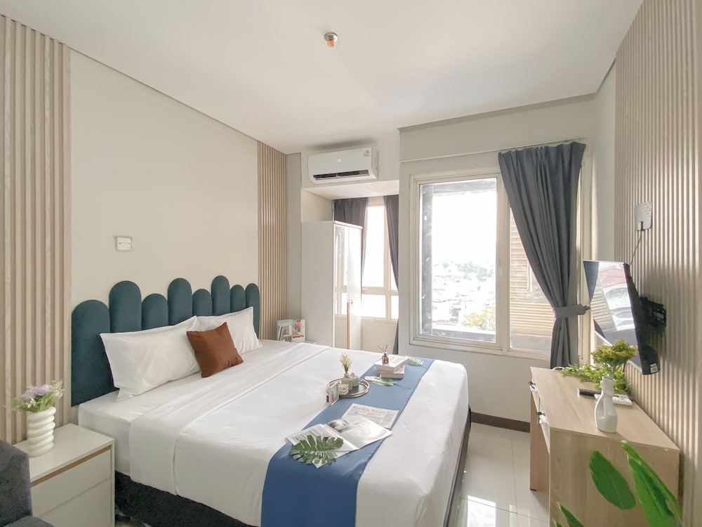 Best Furnished Studio At Nifarro Park Apartment
