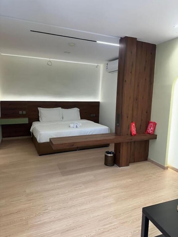 Al Rayyan Residential Suites