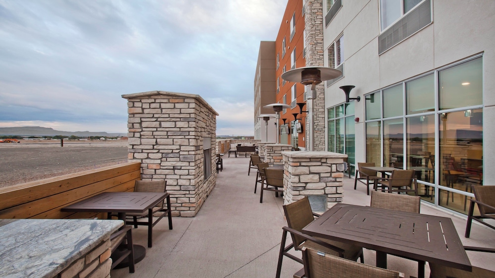 Green River Vacations - Holiday Inn Express  Suites Green River, an IHG Hotel - Property Image 8