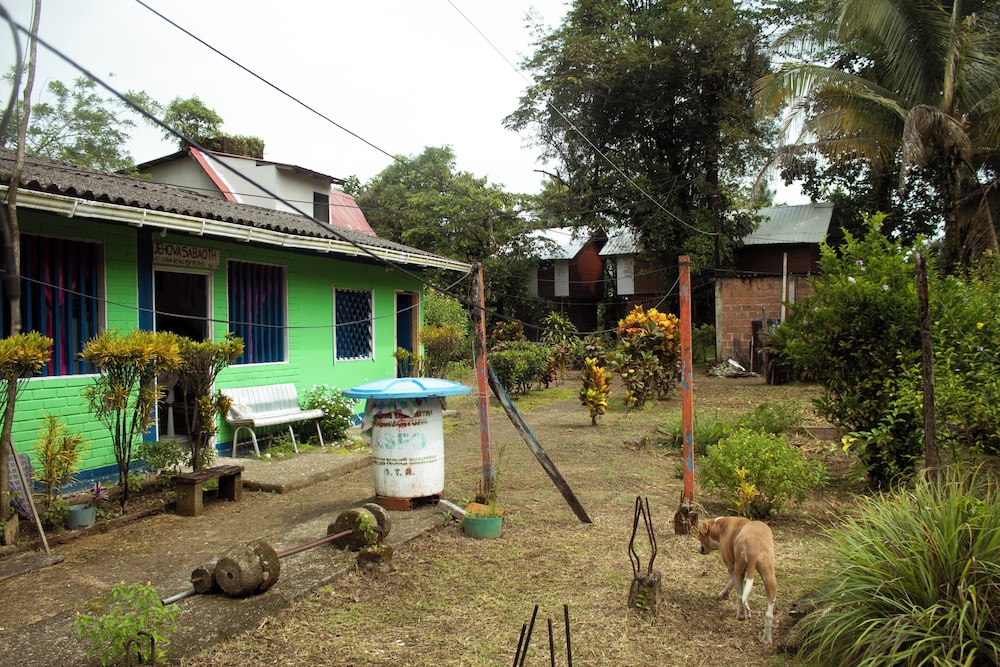 Wira Pora Hostal