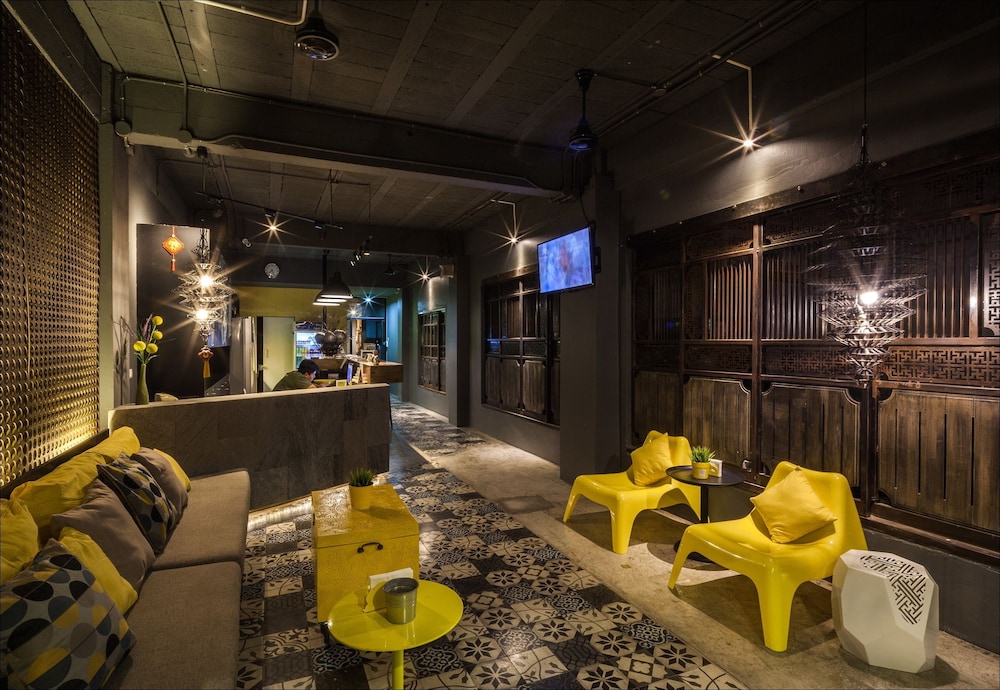 Fulfill Phuket Hostel