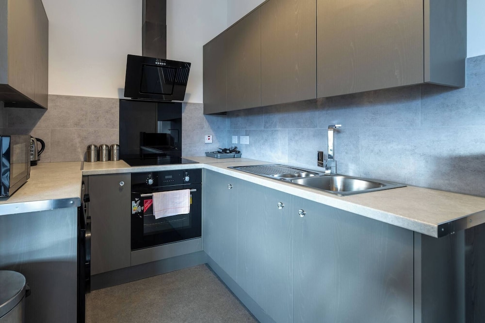 The Elderns 2BR A1 Nearby Netflix Parking
