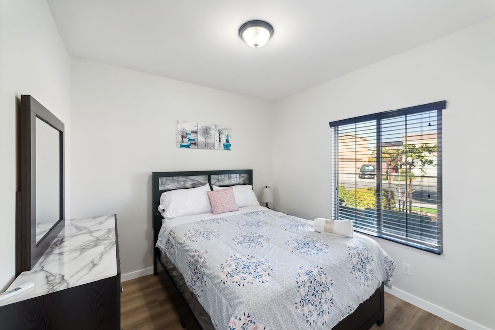 Charming Pet-friendly Getaway In Sunny Beaumont 4 Bedroom Home