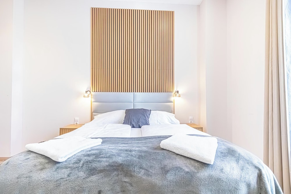 4BR Apartment for Groups Near Stadthalle