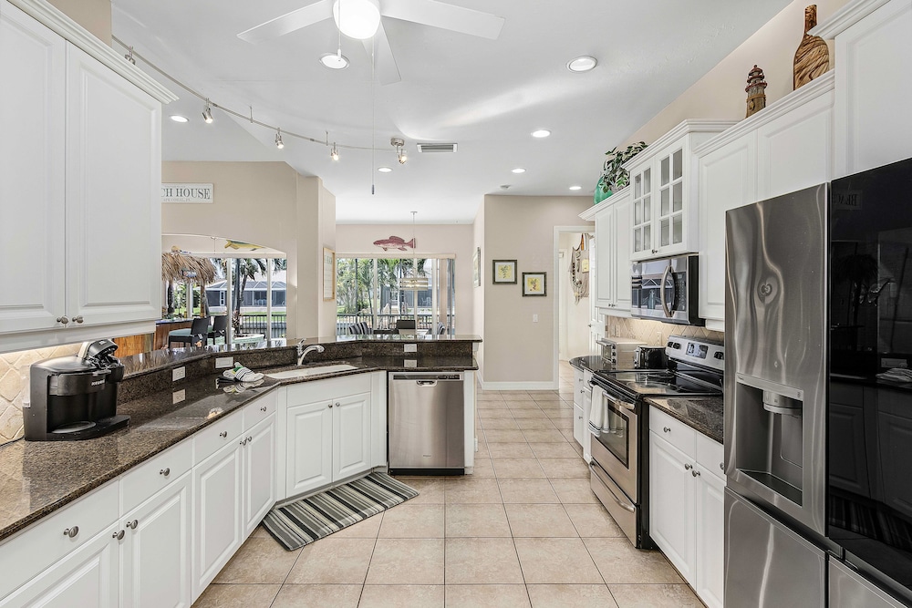 Spacious Canalfront Oasis w/ Pool Hot Tub! - Property Image 34