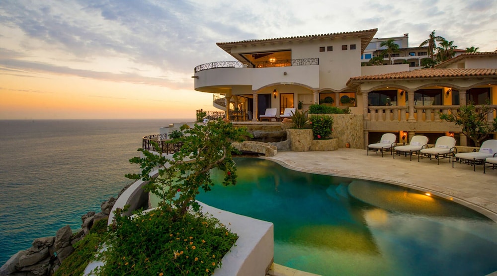 Exclusive Holiday Villa with Private Pool near Beach, Cabo San Lucas Villa 1042
