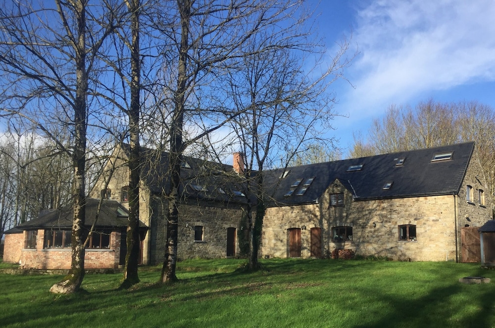 Cosy two Bedroom Lodge on the Edge of Raheen Woods view 2