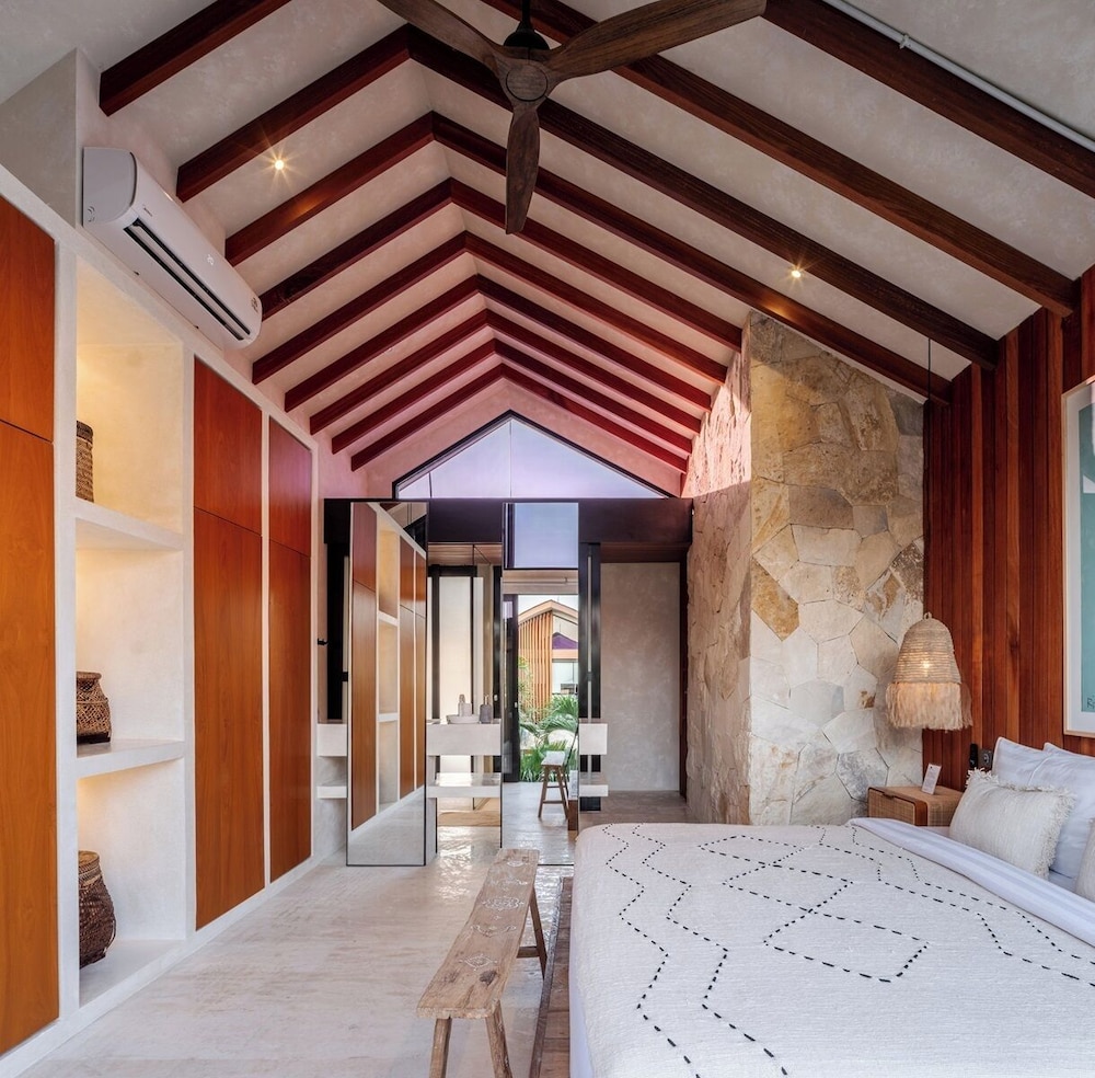 Blacksand Villas Echo Beach