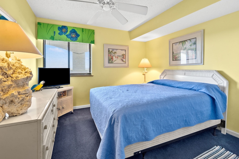 Ocean Bay Club 909 by RedAwning