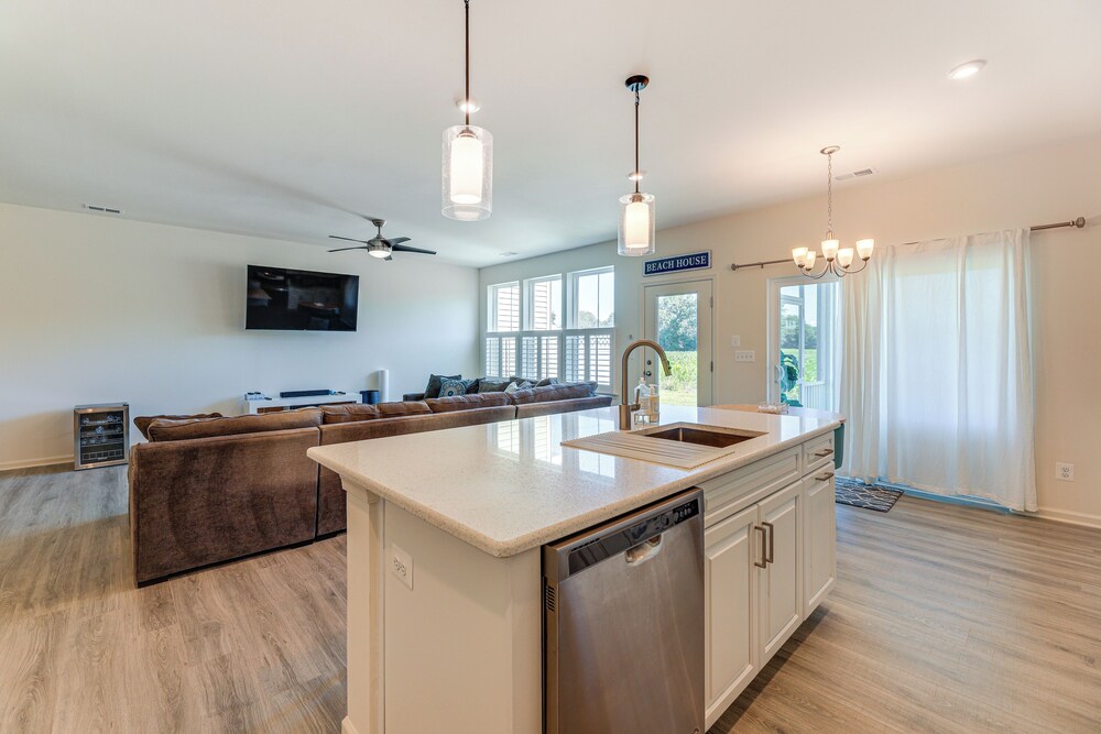< 4 Mi to Bethany Beach Boardwalk: Family Townhome