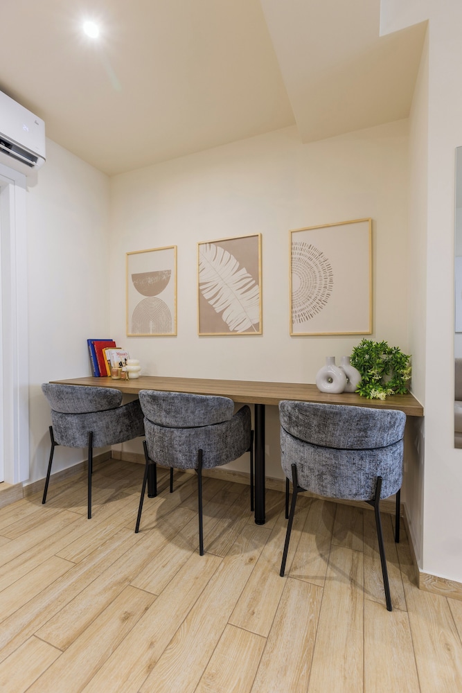 Raise Thiseio Stylish Living